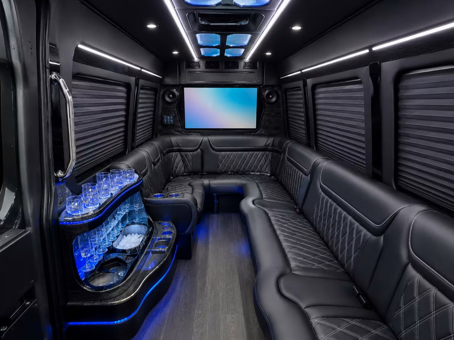 charterbusportland com helps you organize fan bus rentals for portland winter hawks hockey games