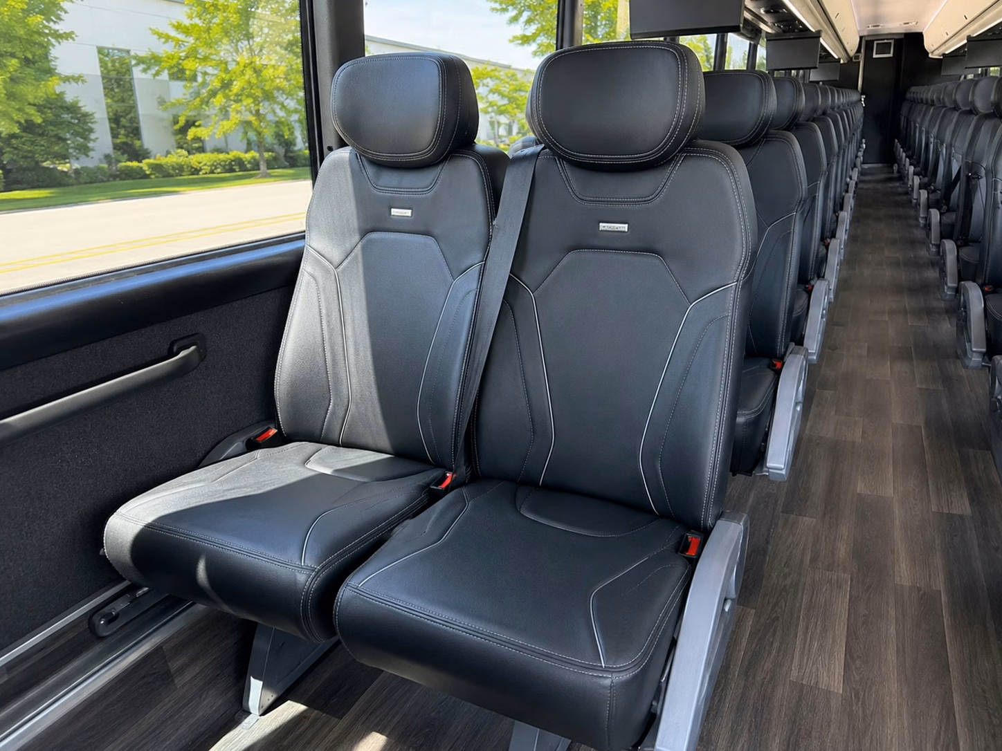 willamette valley winery weddings deserve dedicated bus transportation from portland